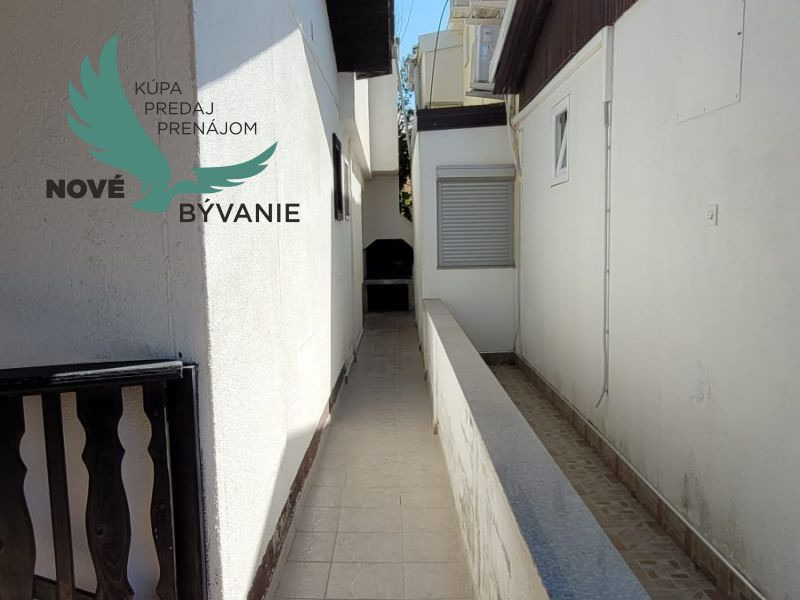 Na predaj dom 3x apartmán len 300m od mora ,Chorvátsko - Vir