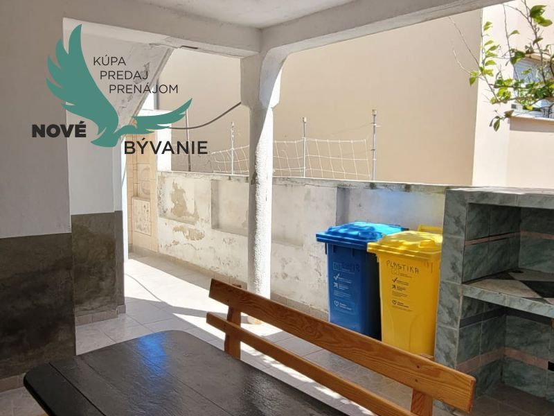 Na predaj dom 3x apartmán len 300m od mora ,Chorvátsko - Vir