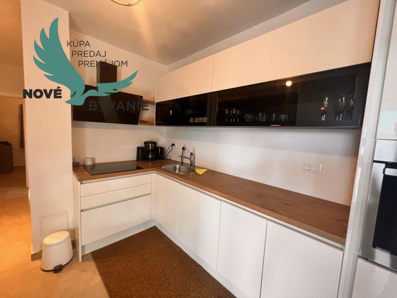 Dom 3x apartmán len 130m od mora s výhľadom na more v Chorvátsku  - Kruševo - Obrovac