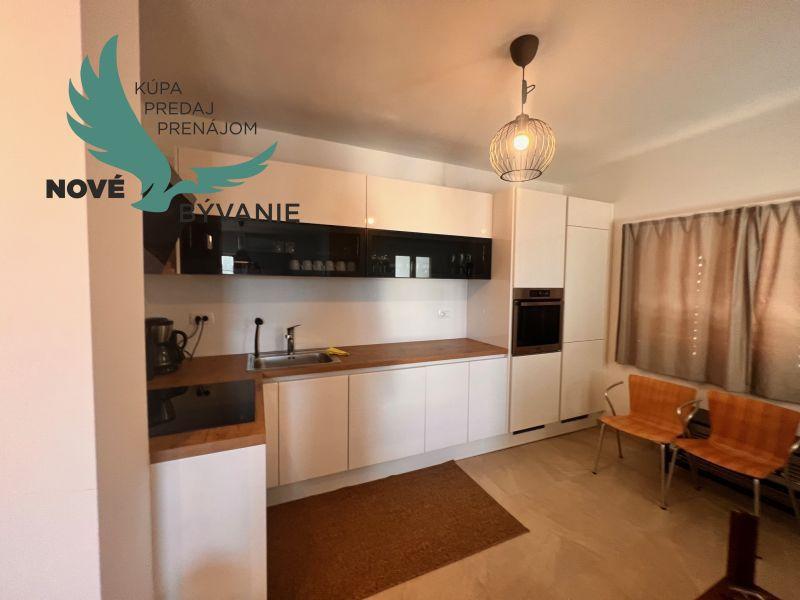 Dom 3x apartmán len 130m od mora s výhľadom na more v Chorvátsku  - Kruševo - Obrovac