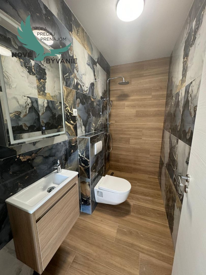 Novostavba apartmán 3x spálňa s 2x strešná terasa len 100m od mora s výhľadom na more, Chorvátsko- Privlaka