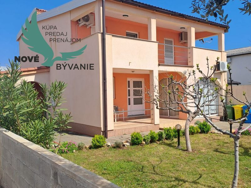 Na predaj dom s 3 apartmánmi len 250m od mora, Chorvátsko - Vir