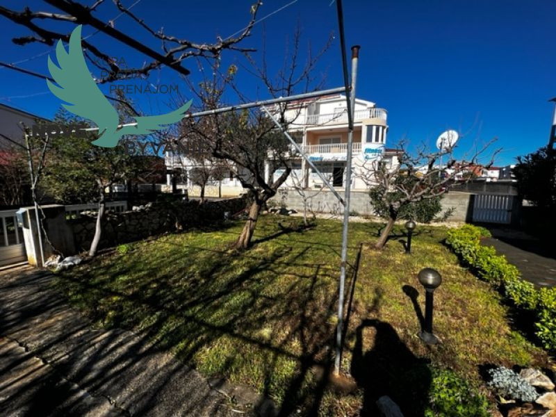 Na predaj dom s 3 apartmánmi len 250m od mora, Chorvátsko - Vir