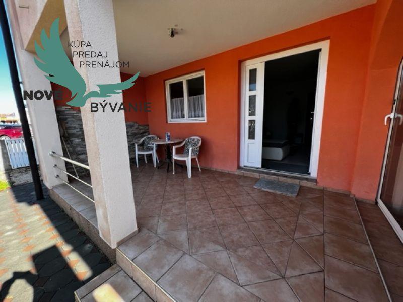 Na predaj dom s 3 apartmánmi len 250m od mora, Chorvátsko - Vir