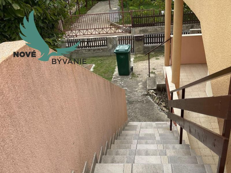 Dom vhodný ako investícia blízko mora s 3x apartmán v Chorvátsku - Vrsi