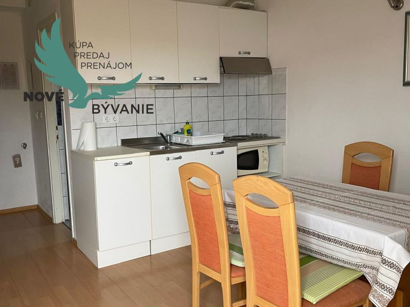 Dom vhodný ako investícia blízko mora s 3x apartmán v Chorvátsku - Vrsi