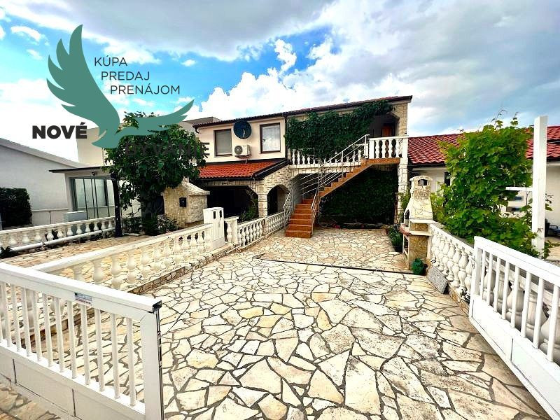 Predaj dom len 60m od mora s výhľadom na more v Chorvátsku