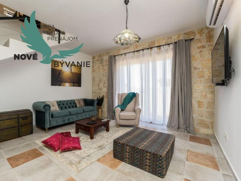 Luxusná novostavba vila s bazénom blízko mora v Chorvátsku v Zatone