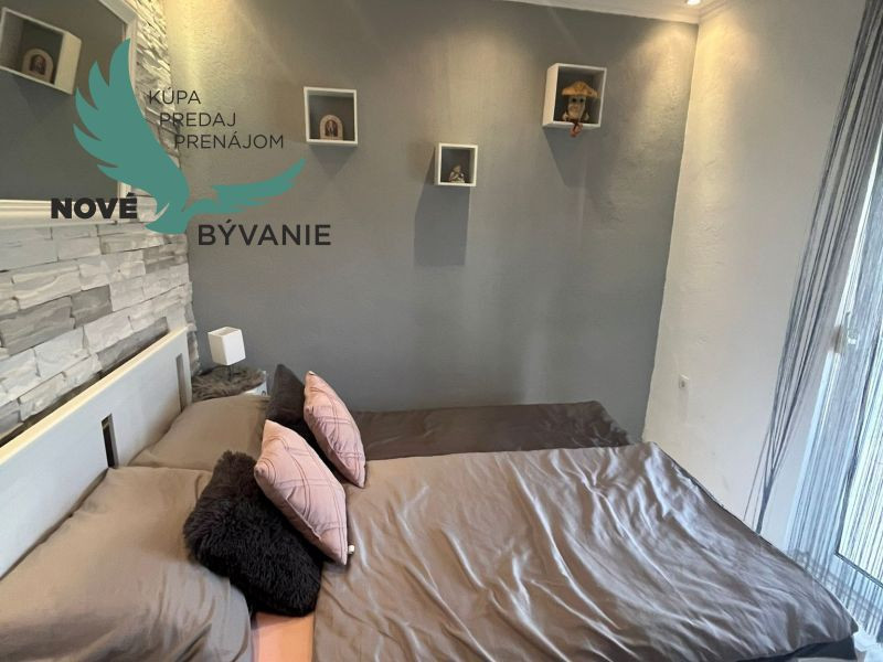 Dom 2x apartmán blízko mora v Chorvátsku na ostrove Vir