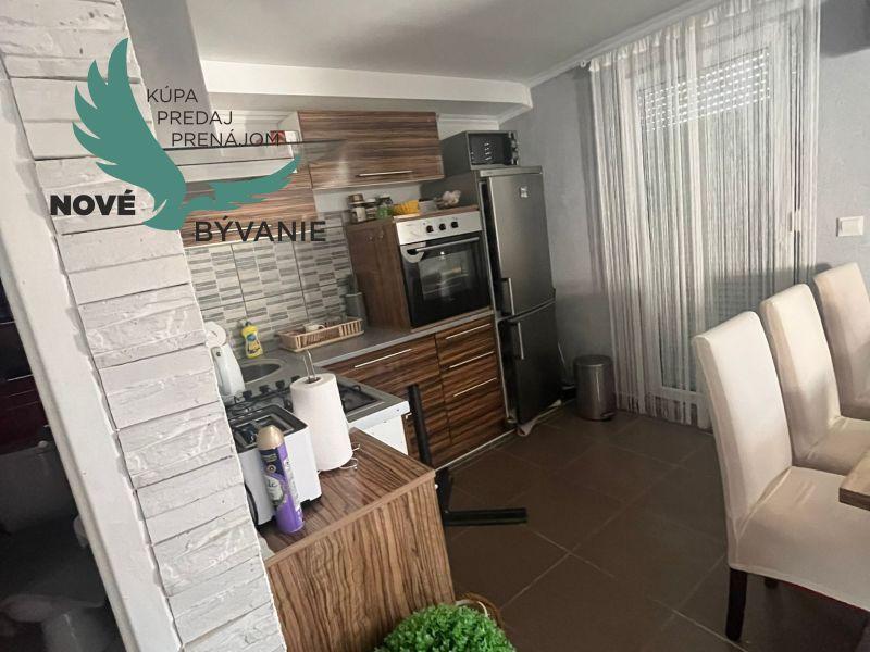 Dom 2x apartmán blízko mora v Chorvátsku na ostrove Vir