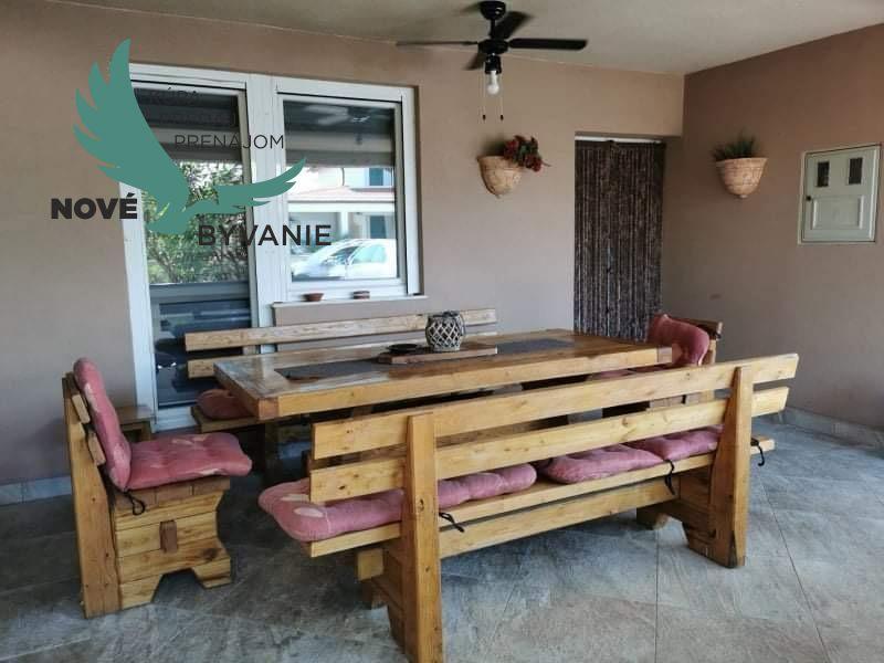 Dom 3x apartmán blízko mora v Chorvátsku, zabehnutý prenájom