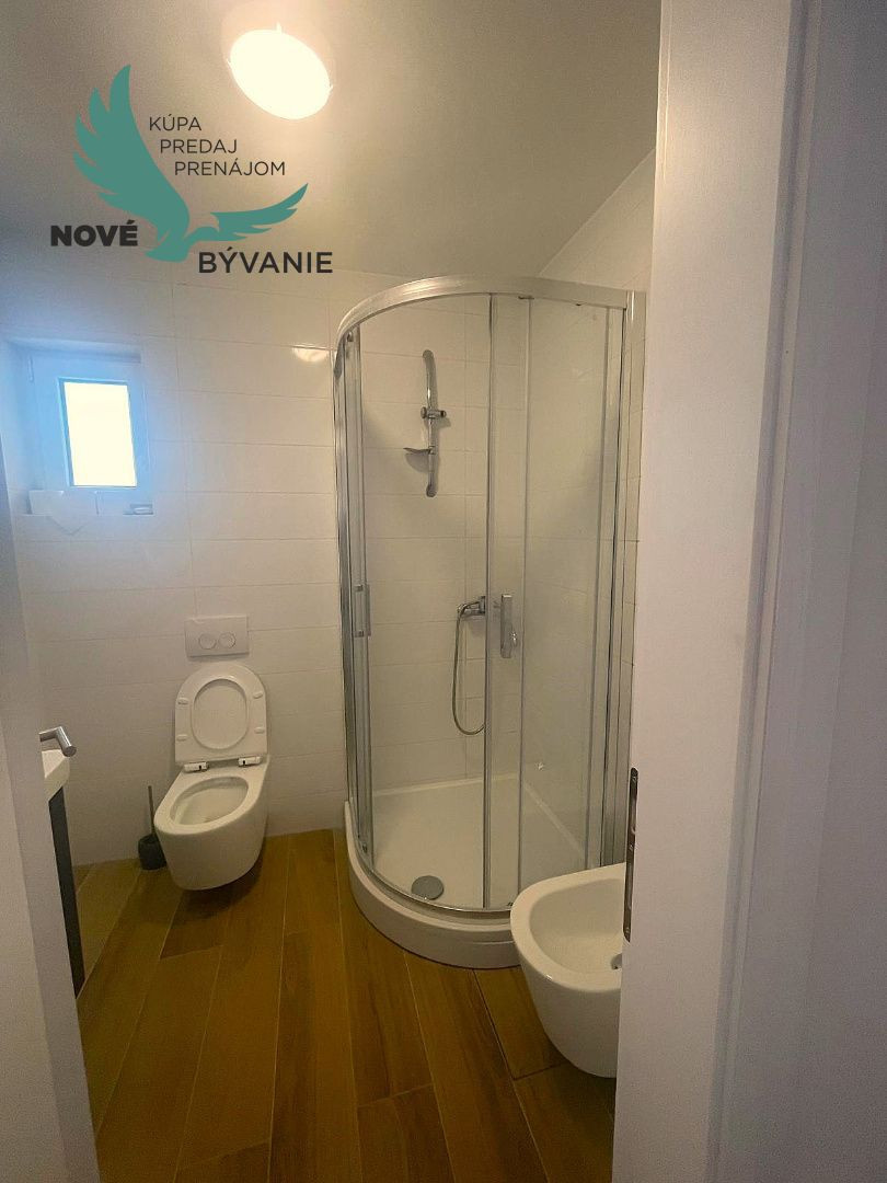 Na predaj vila s bazénom a výhľadom na more v Chorvátsku - Petrčane