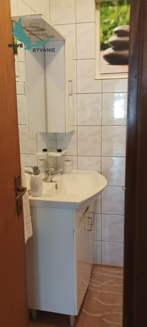 Dom v prvej rade od mora 2x apartmán s výhľadom na more a stavebným pozemkom,Jedinečná ponuka v Chorvátsku