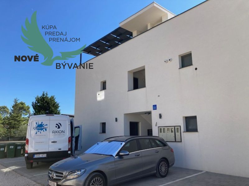 Chorvátsko - Apartmán so strešnou terasou