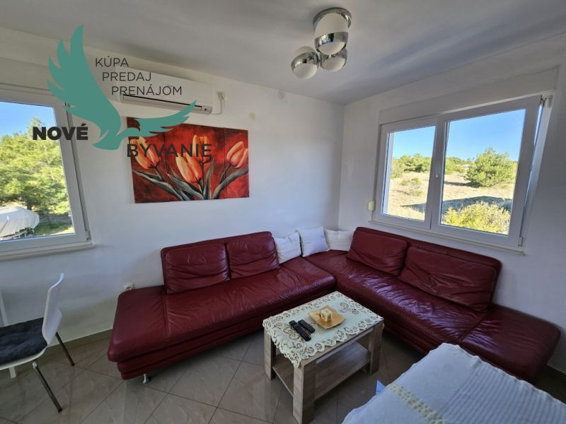 Na predaj  apartmán s výhľadom na more v Chorvátsku