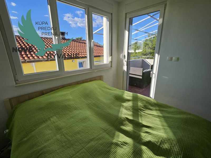 Na predaj  apartmán s výhľadom na more v Chorvátsku