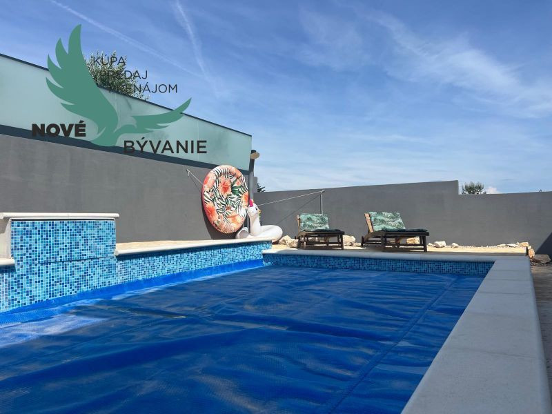 Chorvátsko - Na predaj novostavba s bazénom a výhľadom na more