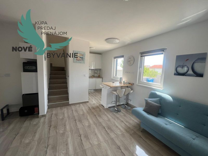 Chorvátsko - Na predaj novostavba s bazénom a výhľadom na more