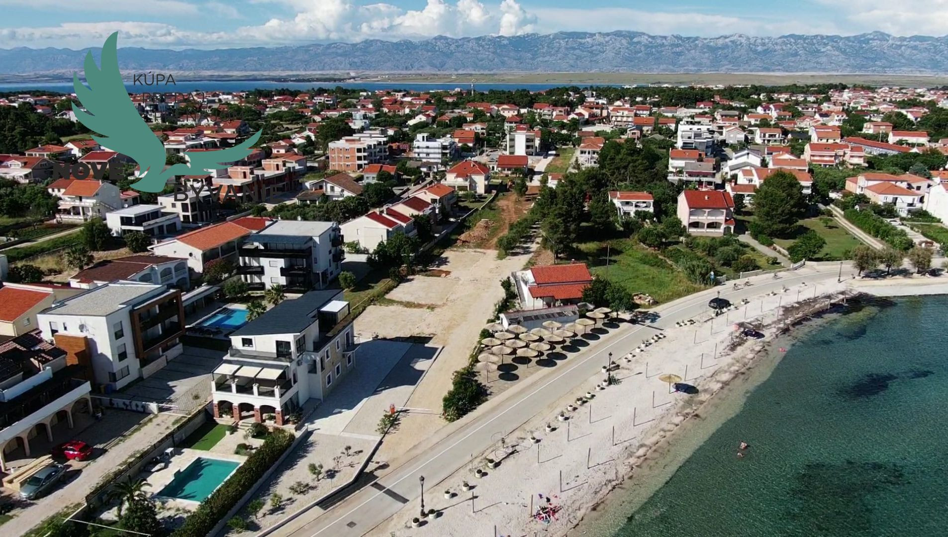 Exkluzívny investičný pozemok na výstavbu apartmánov s výhľadom na more len 90m od mora v Chorvátsku