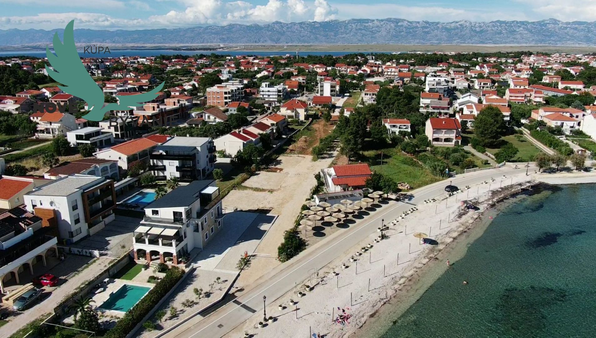 Exkluzívny investičný pozemok na výstavbu apartmánov s výhľadom na more len 90m od mora v Chorvátsku