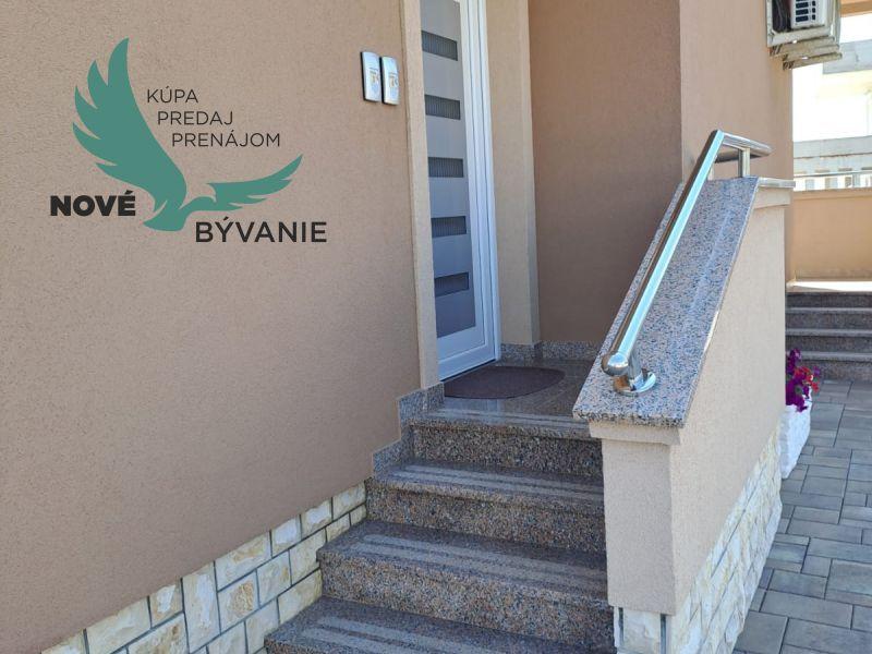 Apartmán s výhľadom na more a záhradou , Chorvatsko -Nin -Zaton