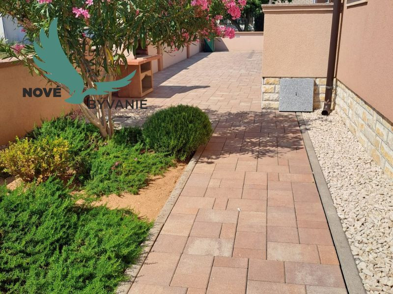 Apartmán s výhľadom na more a záhradou , Chorvatsko -Nin -Zaton