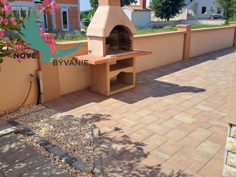 Apartmán s výhľadom na more a záhradou , Chorvatsko -Nin -Zaton