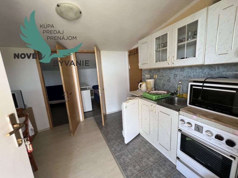 Dom 2x apartmán s výhľadom na more na ostrove Vir v Chorvátsku