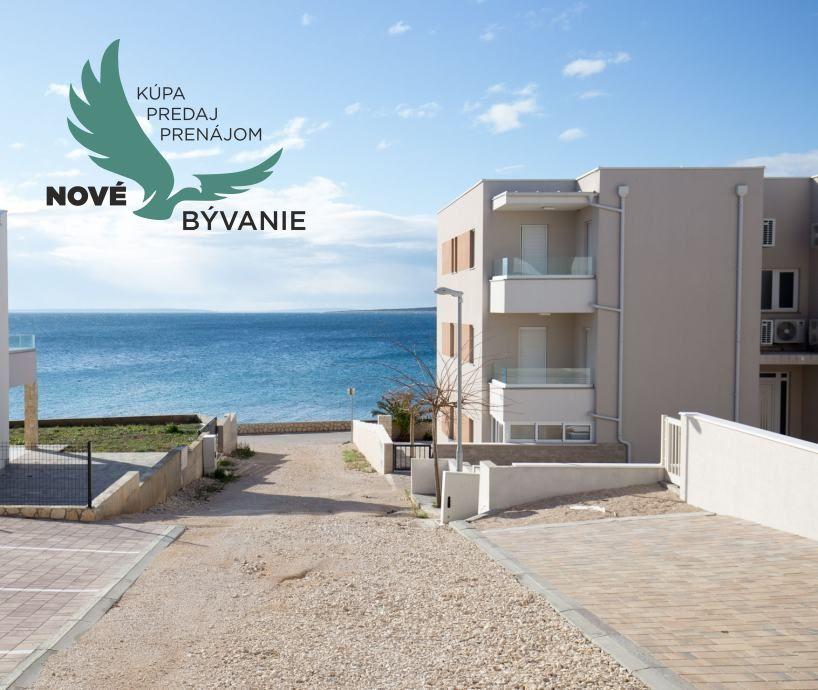 Luxusný apartmán s výhľadom na more len 30m od mora so 4x spálňou v Chorvátsku