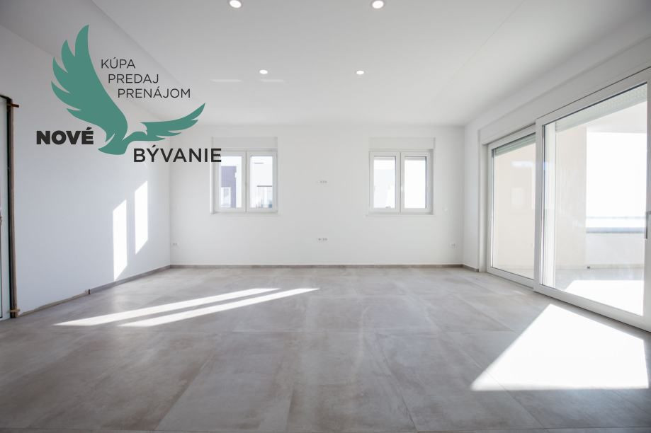 Luxusný apartmán s výhľadom na more len 30m od mora so 4x spálňou v Chorvátsku