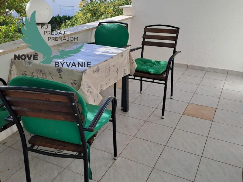 Apartmán len 80m od mora v Chorvátsku vhodný ako investícia