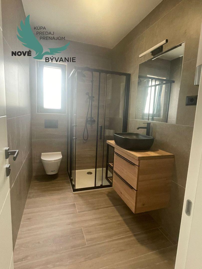 Luxusná novostavba len 70m od mora s výhľadom na more v Chorvátsku v Privlake