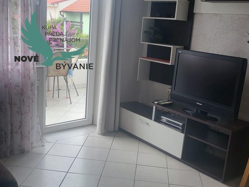 Predaj dva apartmány len 200m od mora s výhľadom na more, Chorvátsko