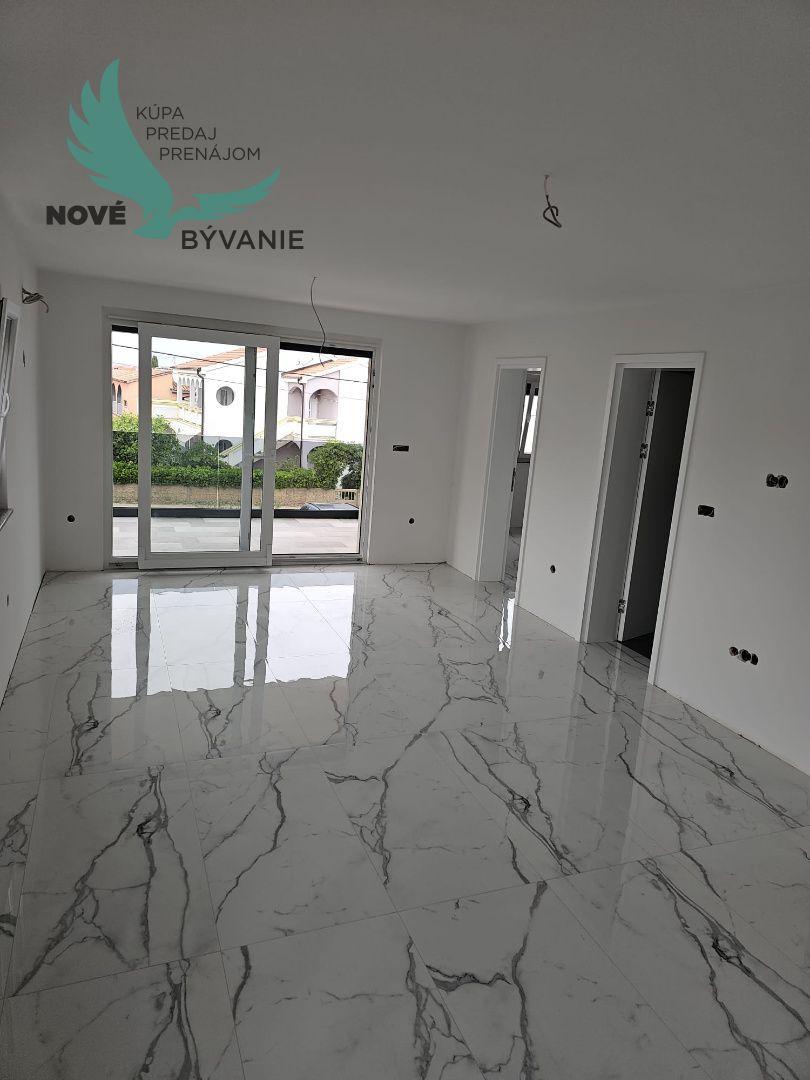 Chorvátsko Novostavba blízko mora s výhľadom na more