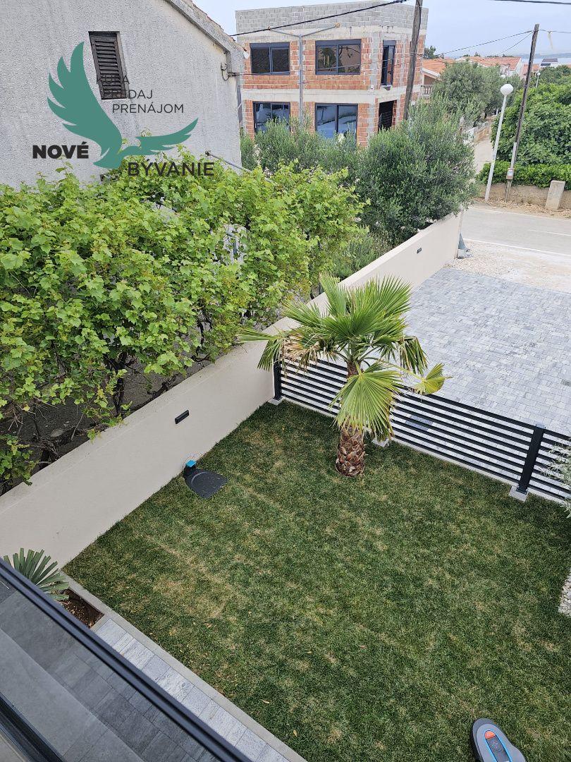 Chorvátsko Novostavba blízko mora s výhľadom na more