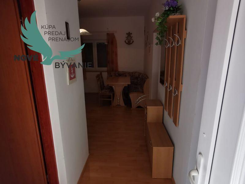 Dom 2x apartmán blízko mora v Chorvátsku na ostrove Vir