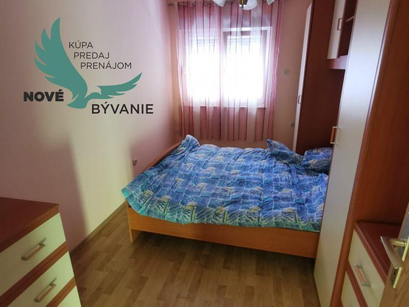 Dom 2x apartmán blízko mora v Chorvátsku na ostrove Vir