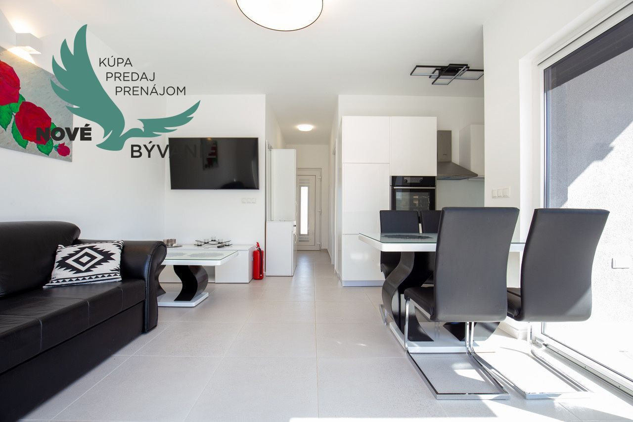 Chorvátsko - Apartmán s bazénom a dvorom na ostrove Vir