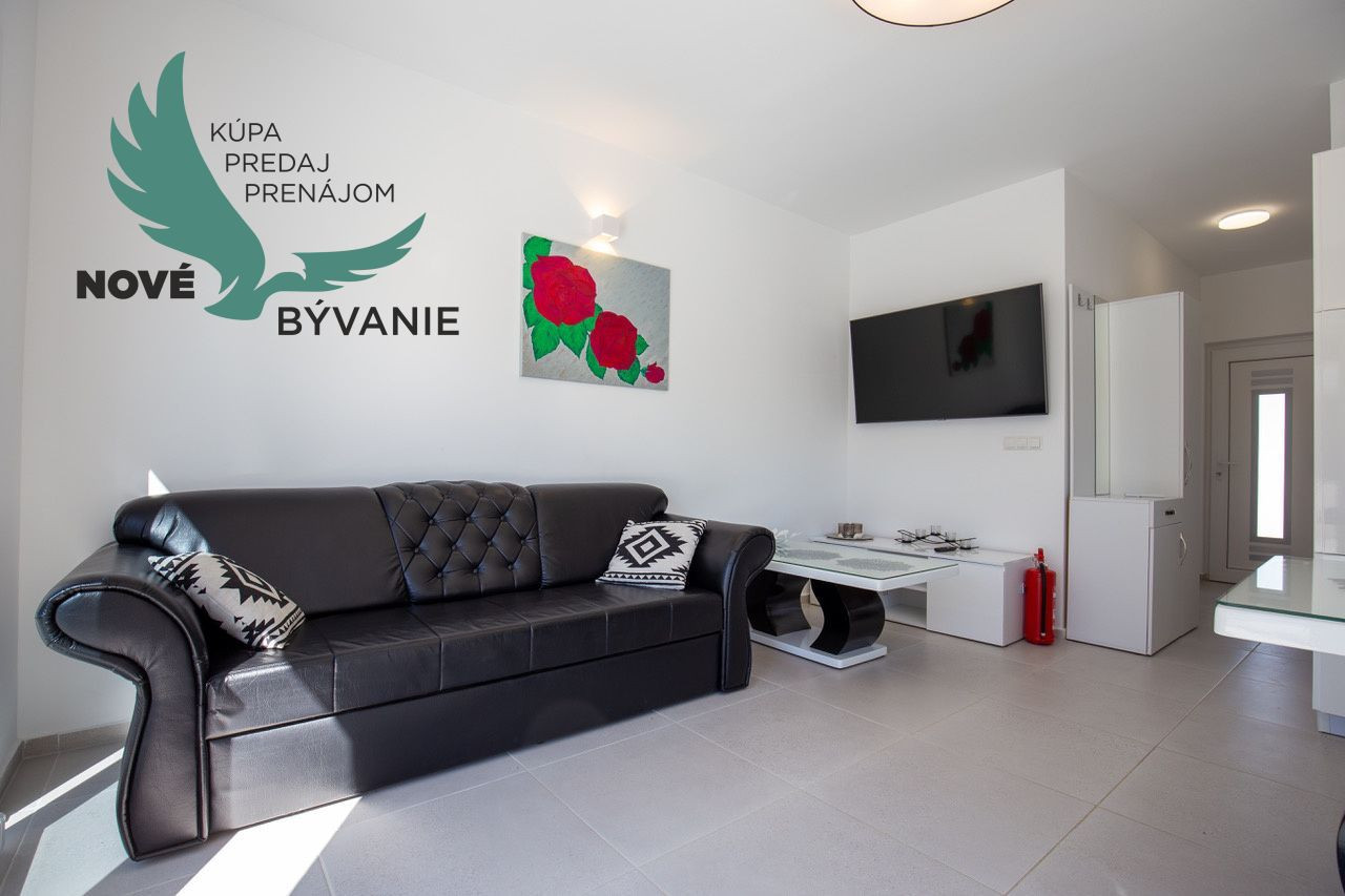 Chorvátsko - Apartmán s bazénom a dvorom na ostrove Vir