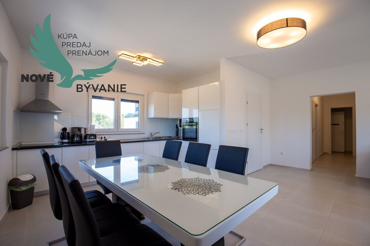 Chorvátsko - Na predaj apartmán 3x spálňa na ostrove Vir