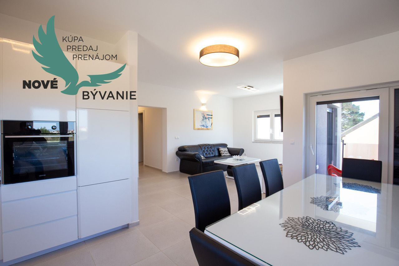 Chorvátsko - Na predaj apartmán 3x spálňa na ostrove Vir