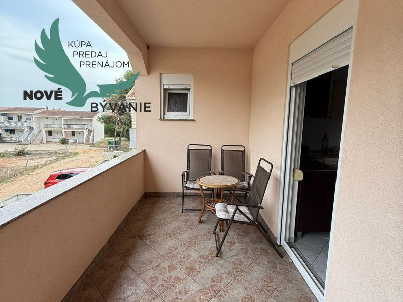 Chorvátsko - Apartmán s dvorom 300m od mora na ostrove Vir