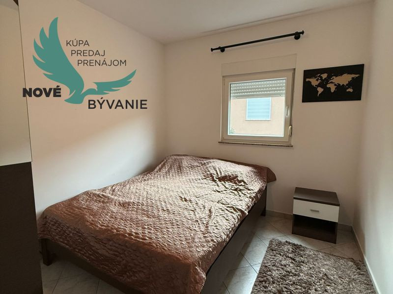 Chorvátsko - Apartmán s dvorom 300m od mora na ostrove Vir