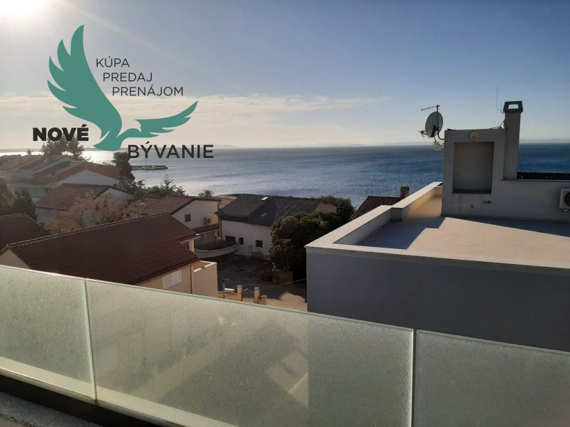 Apartmán so strešnou terasou  len 30m od mora v Chorvátsku