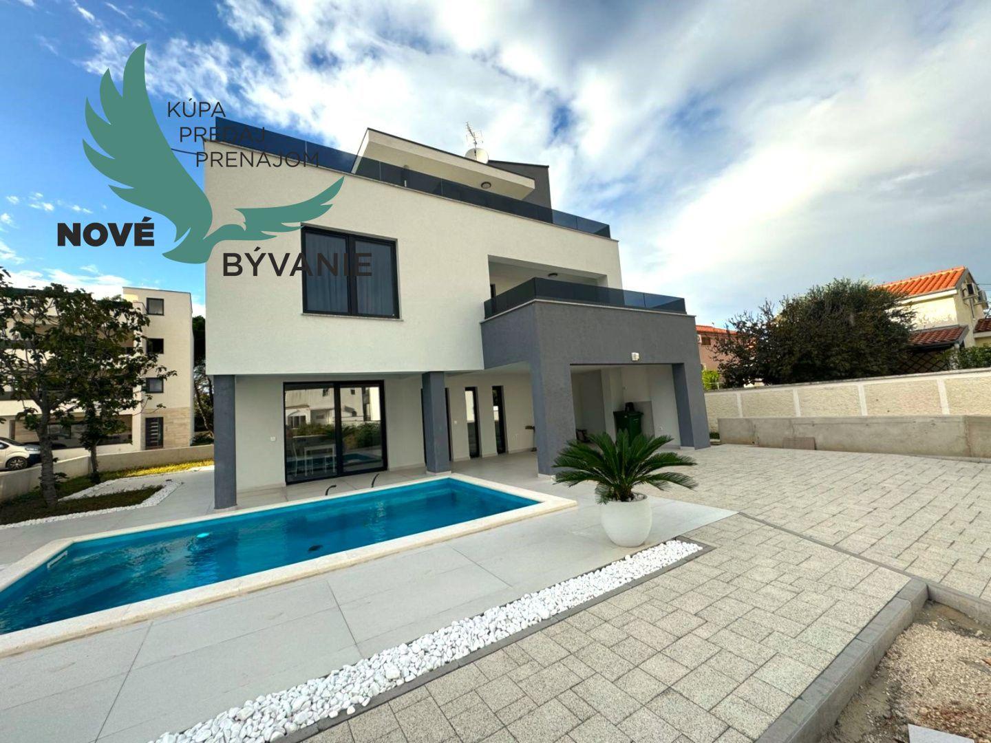 Luxusná novostavba vila s bazénom blízko mora a výhľadom na more v Chorvátsku na ostrove