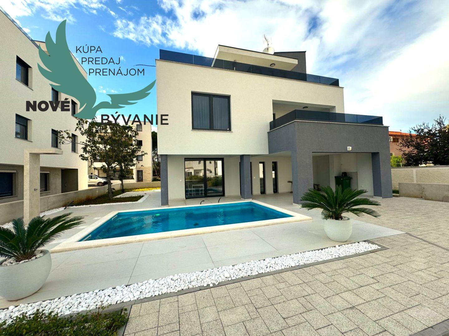 Luxusná novostavba vila s bazénom blízko mora a výhľadom na more v Chorvátsku na ostrove