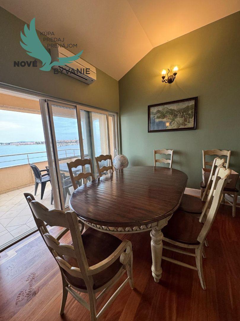 Exkluzívne apartmán v prvej rade od mora v Chorvátsku v Privlake