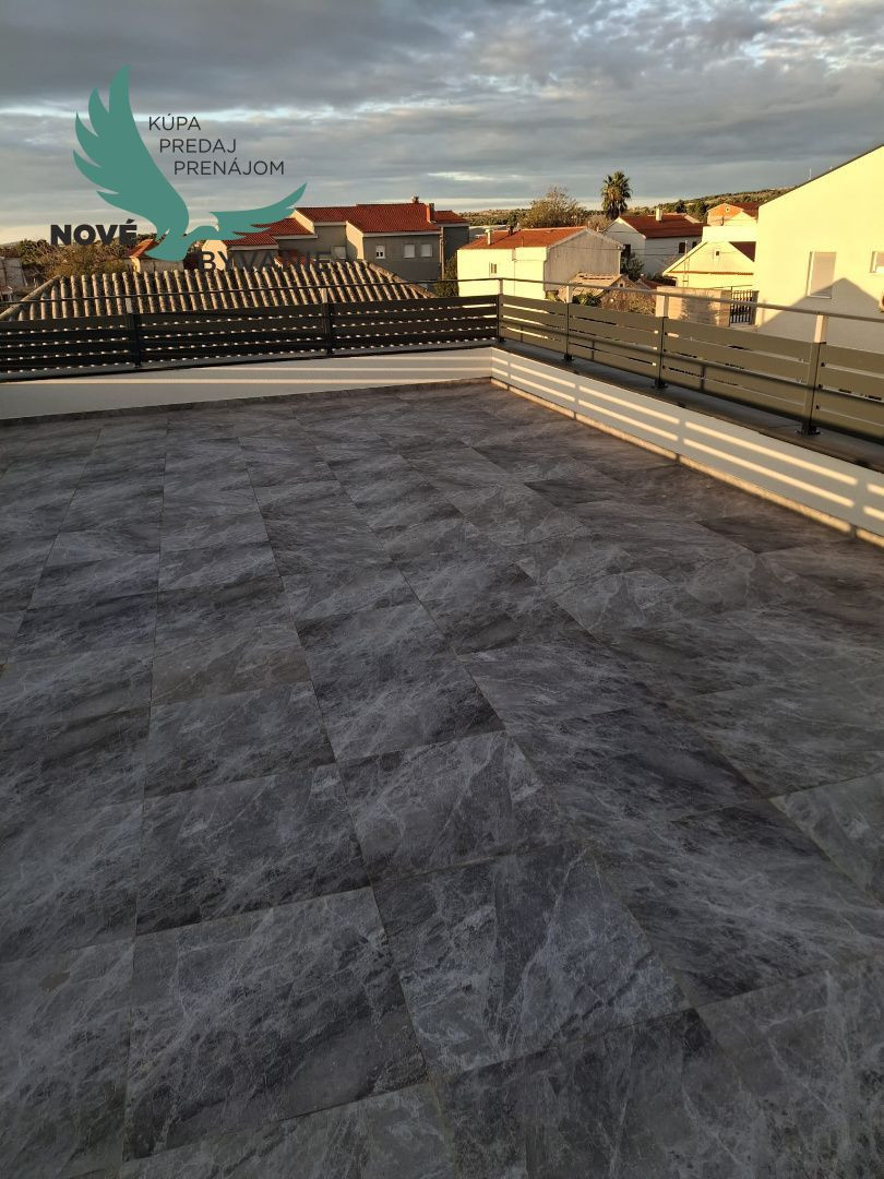 Novostavba apartmánu v centre ostrova Vir -Chorvátsko