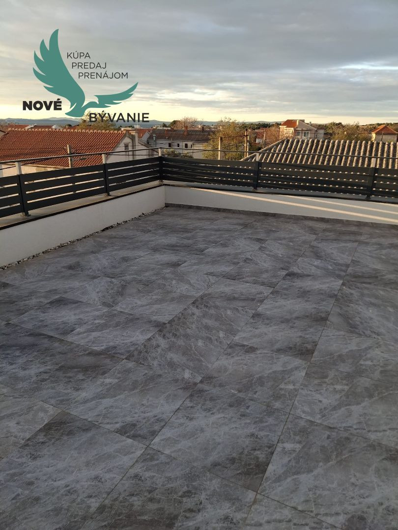 Novostavba apartmánu v centre ostrova Vir -Chorvátsko