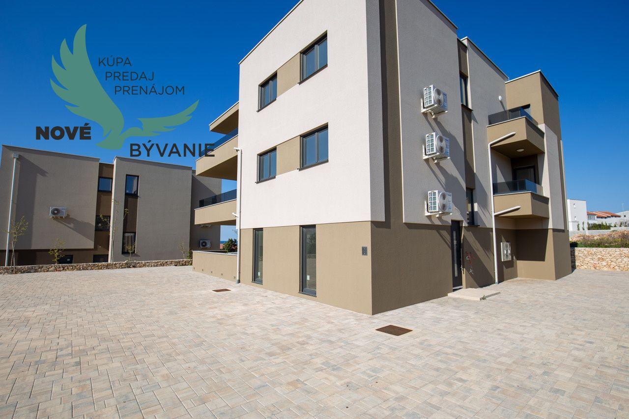 Na predaj novostavba apartmánu s výhľadom na more v Chorvátsku - Pag - Novalja